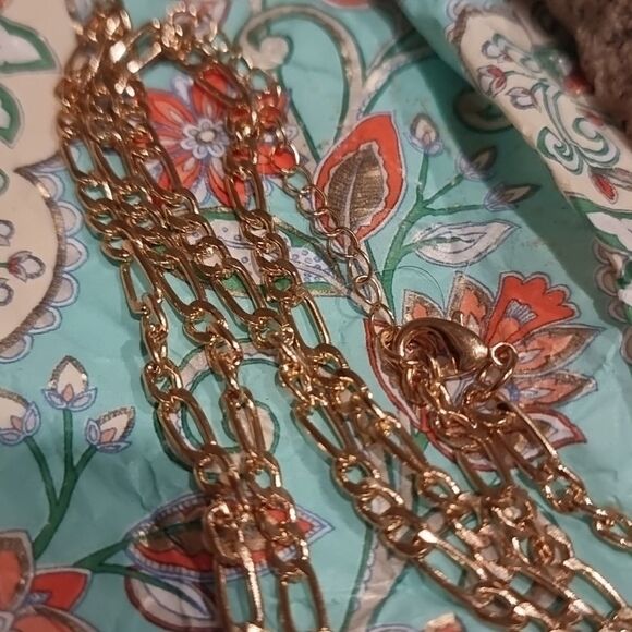 New M Initial Letter Coin Style Chain Link Necklace - Picture 6 of 9